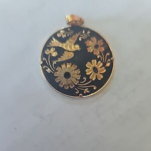 Demascence Pendant